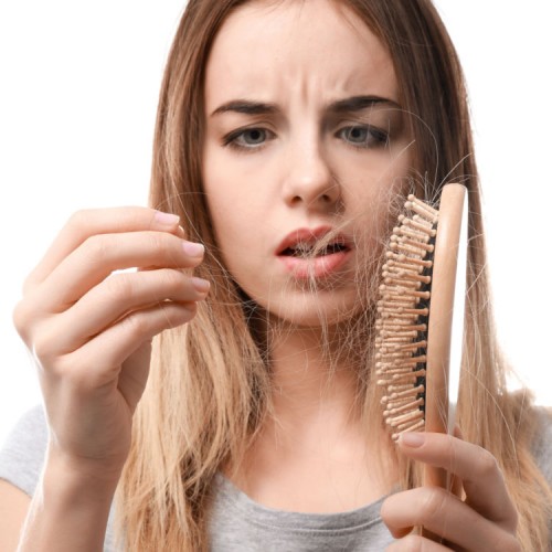 عوامل ریزش مو و معرفی بهترین مکمل برای ریزش و تقویت مو